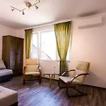Center Big Family With Garden View Appartement *