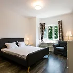 Apartment Center Big Family With Garden View