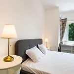 Center Big Family With Garden View Apartment *