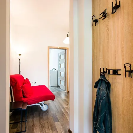 Center Big Family With Garden View *