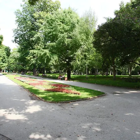 Apartman Center Big Family With Garden View