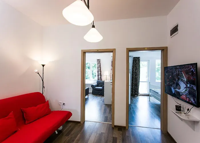 Center Big Family With Garden View *